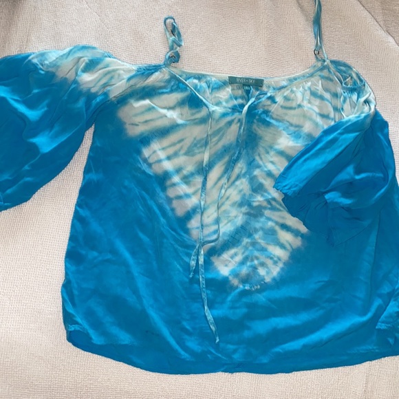 River + Sky  Cold Shoulder Top - Picture 3 of 6